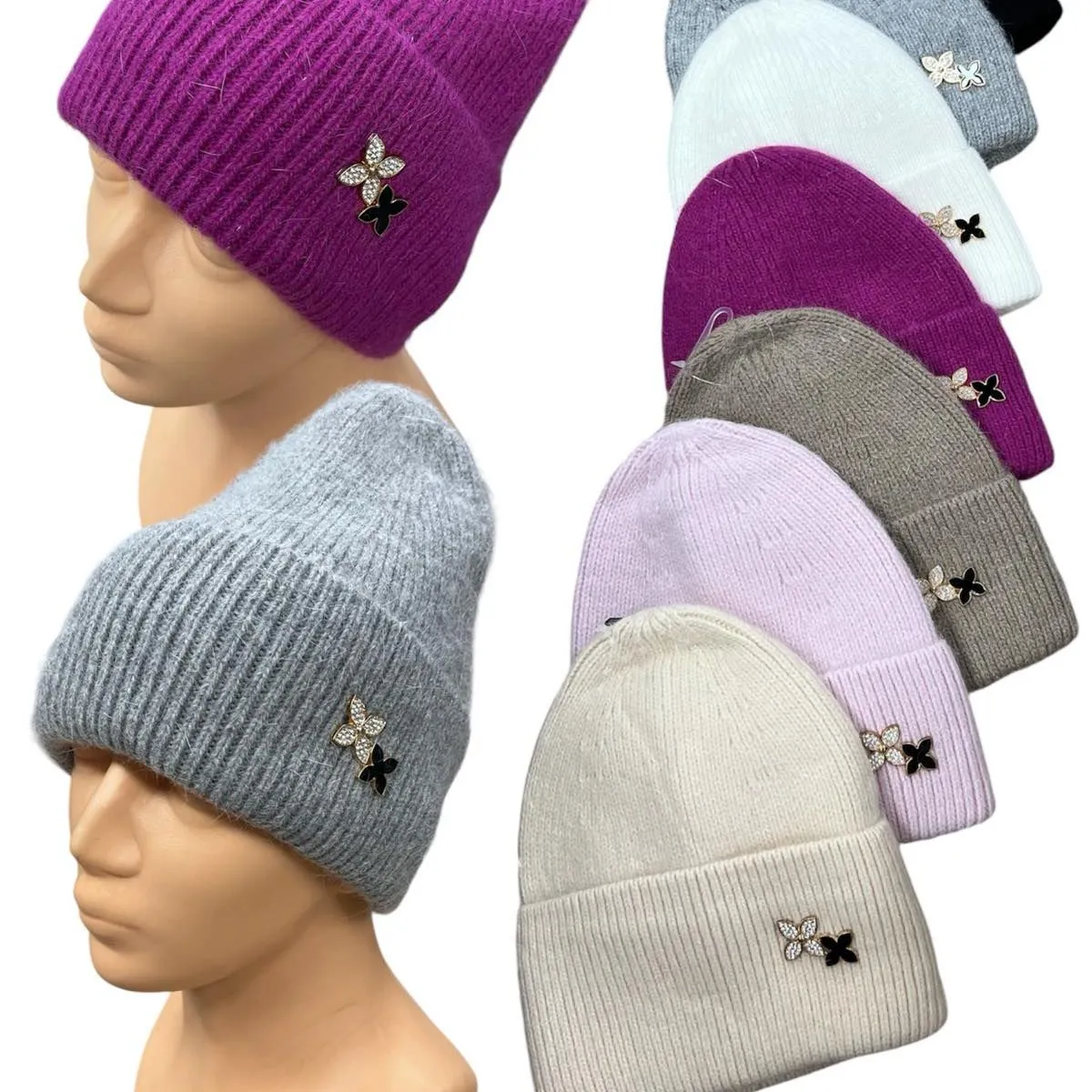 Czapki damskie beanie z aplikacją kwiatową MO21502