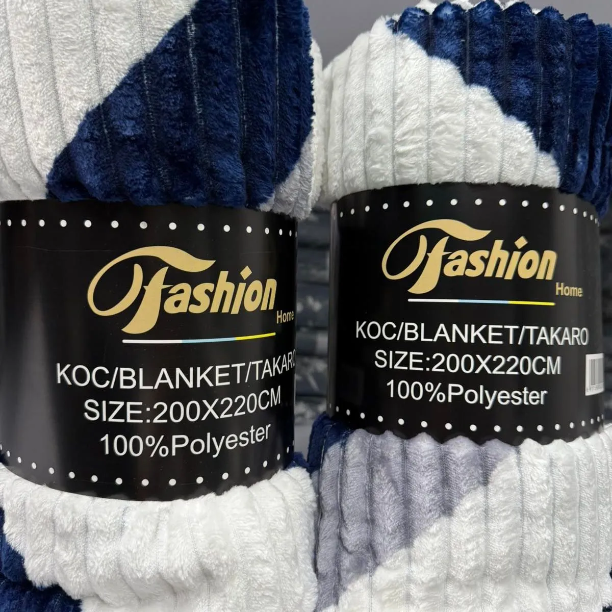 KOCE 200x220cm biało-granatowe 100% poliester