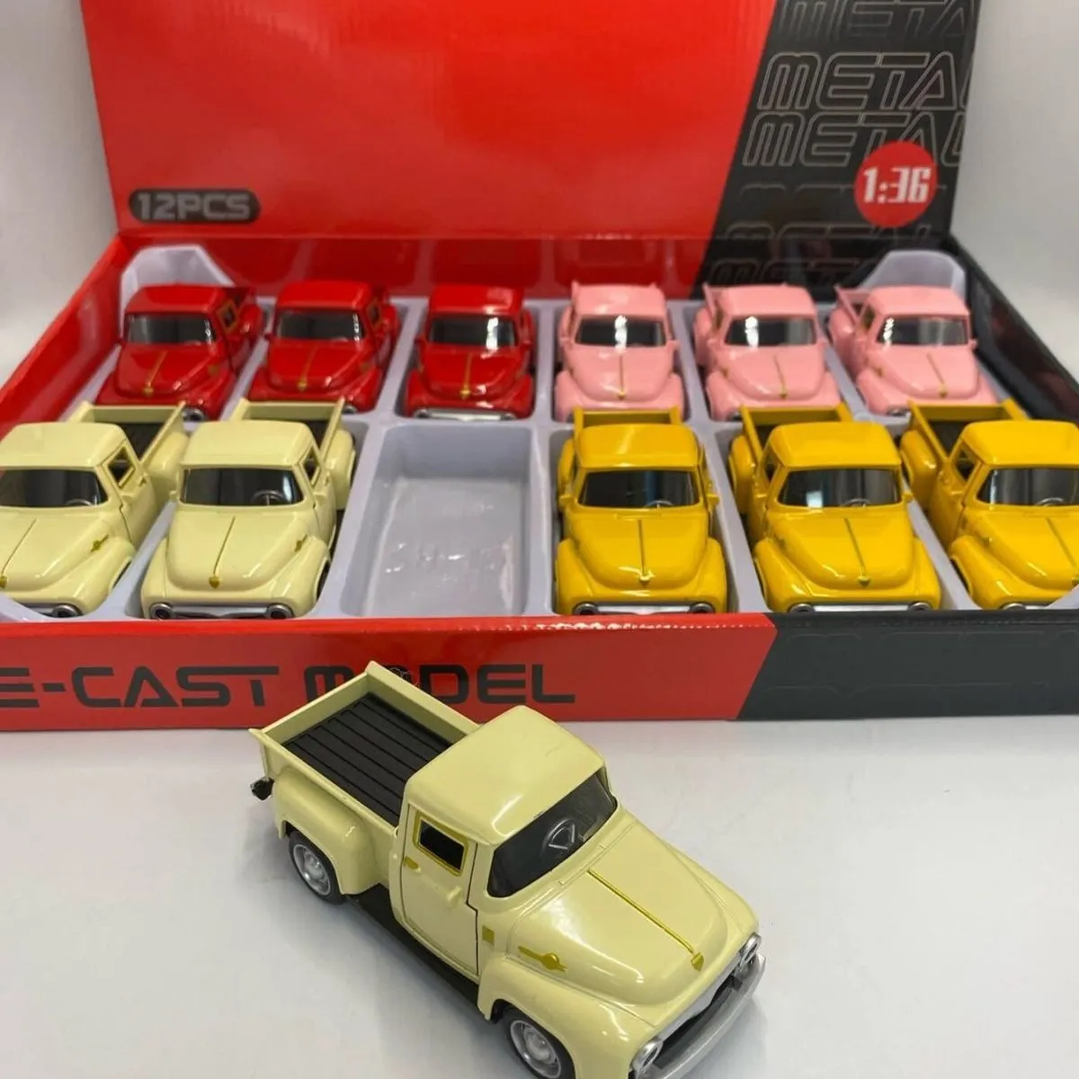 Modele samochodów Die Cast Pickup 1:36, 12 szt