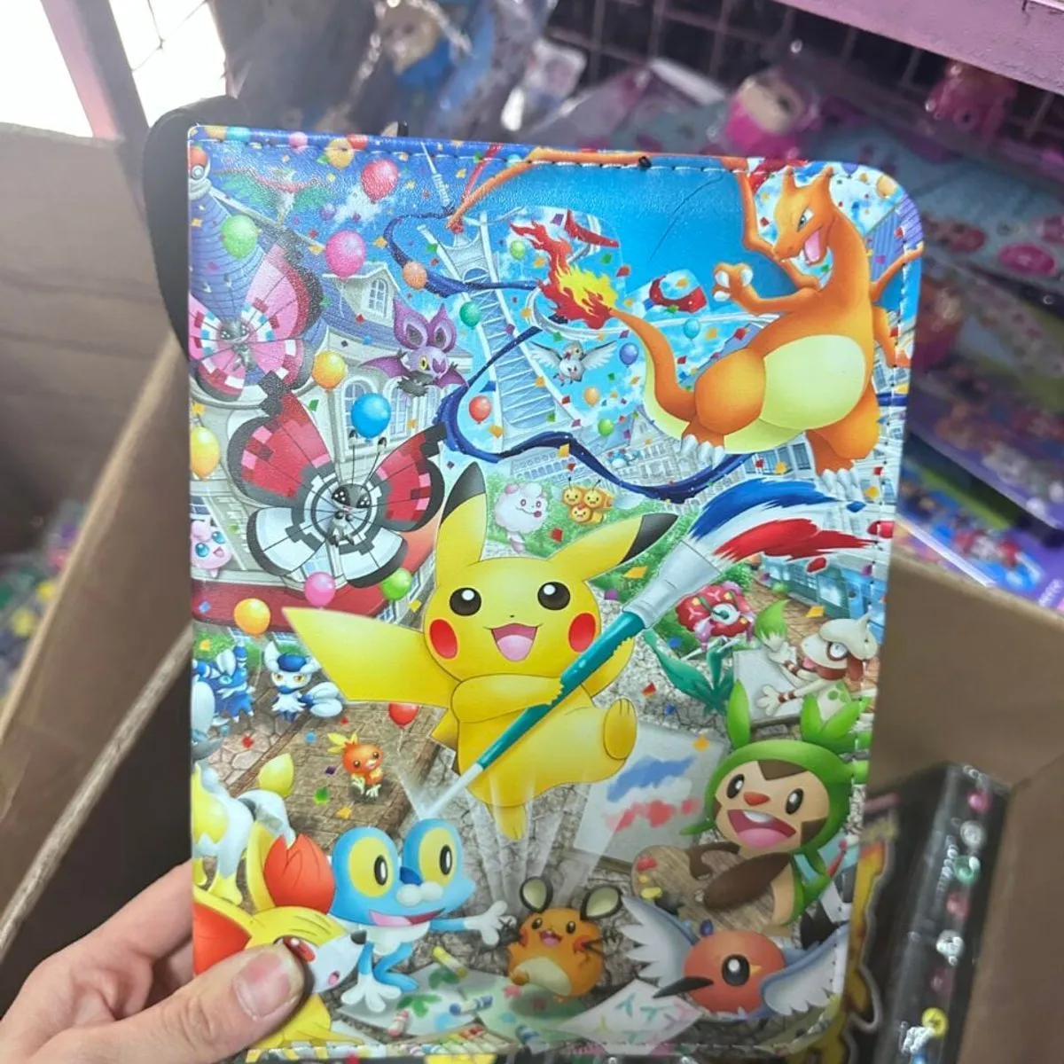 Album na 400 Kart Pokemon, Zamykany na Suwak, Wzór Pikachu
