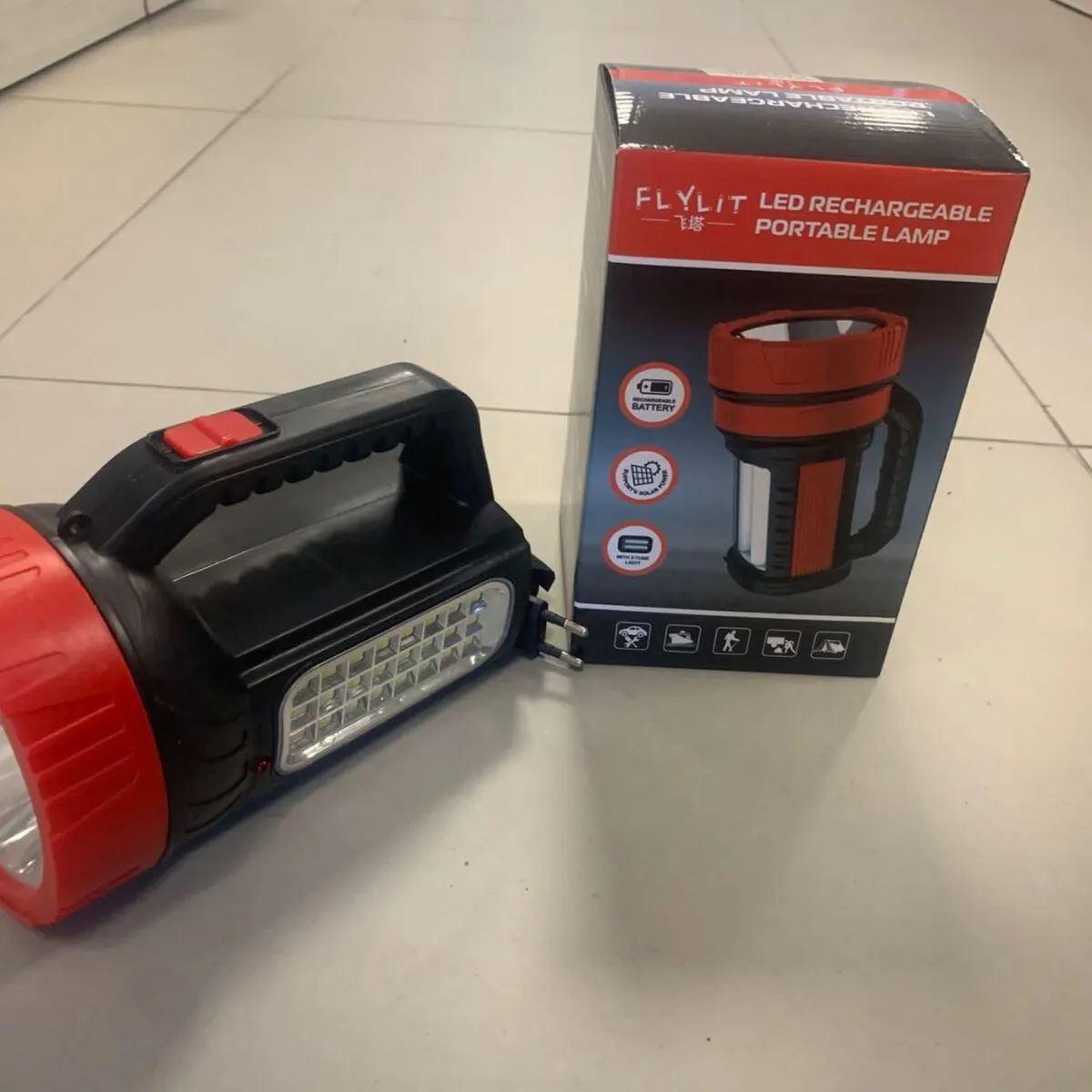 Latarka LED Flylit doładowywalna czerwono-czarna