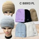 Czapki damskie beanie w 6 kolorach z metalowym logo