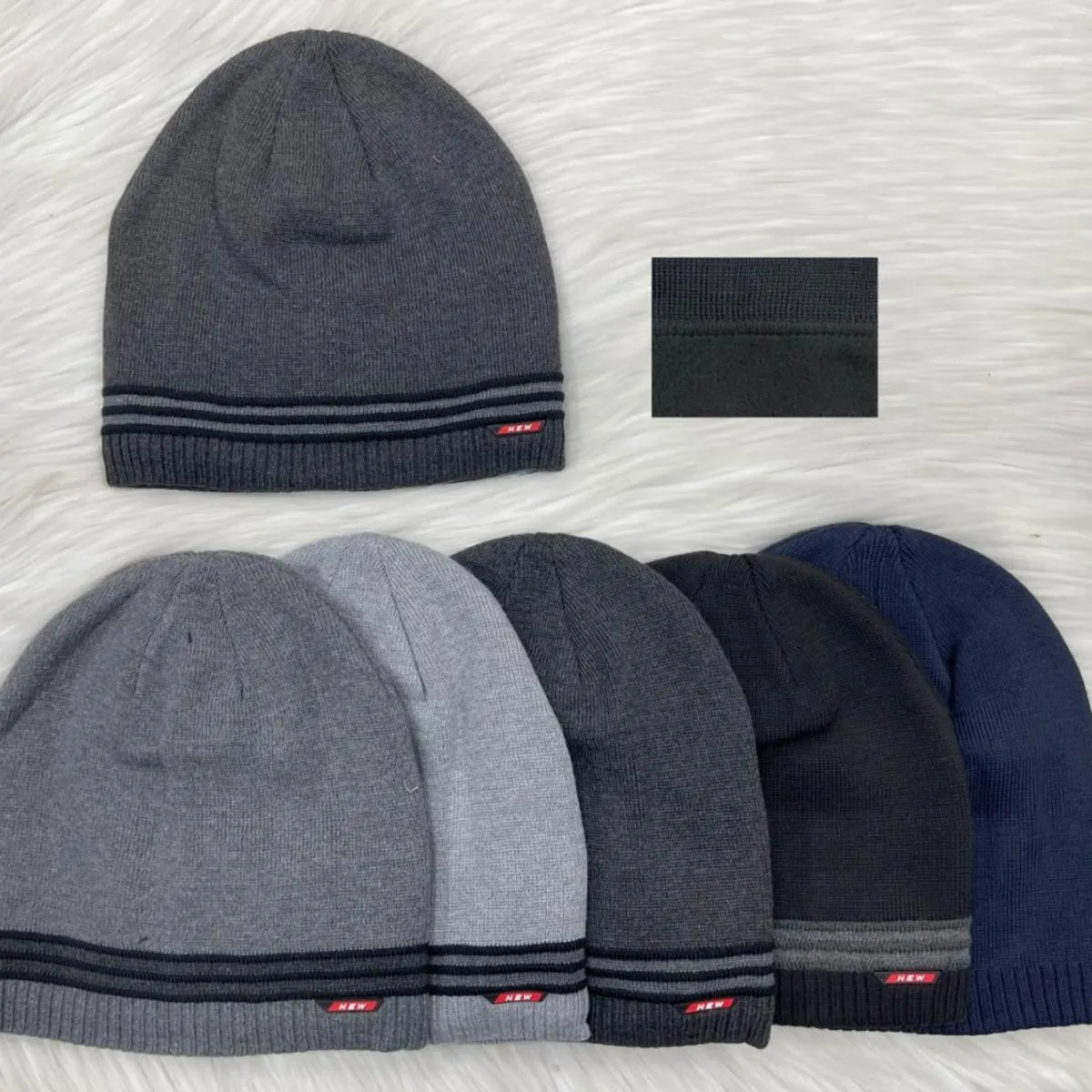 Czapki męskie beanie różne kolory z paskiem