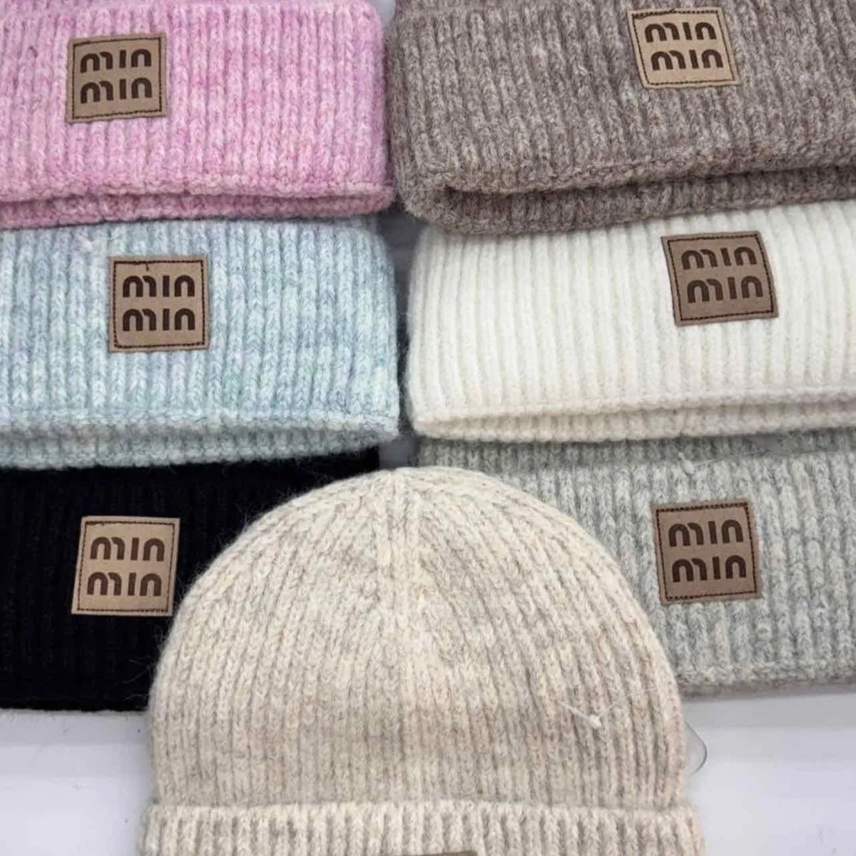 Czapki damskie beanie knit 70% akryl 30% wełna