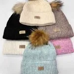 Czapki damskie dzianinowe z pomponem UGG styl, 12 szt/opak.
