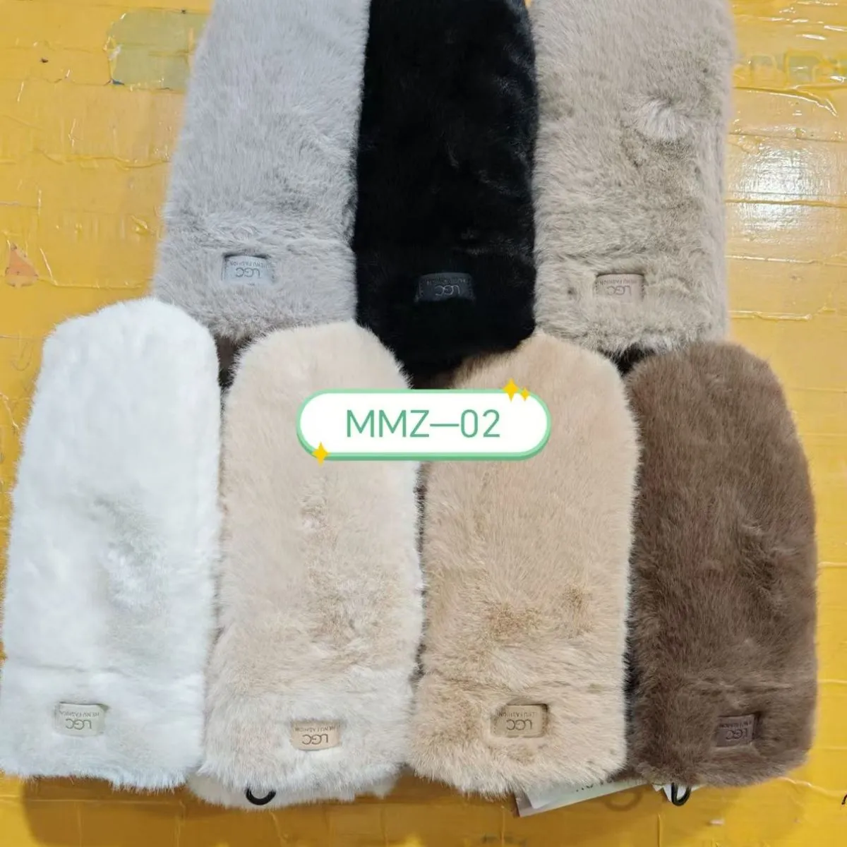 Rękawiczki damskie futrzane UGG MMZ-02, 6 kolorów