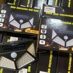 Lampka solarna ścienna z czujnikiem ruchu BK-100