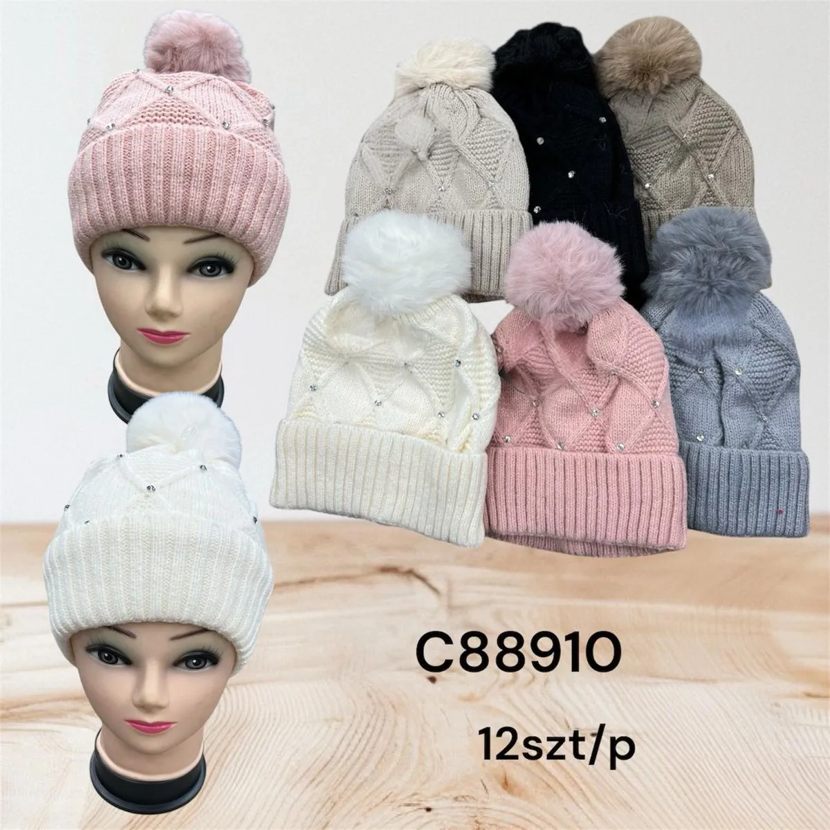 Czapki damskie z pomponem i cekinami C88910 12 szt