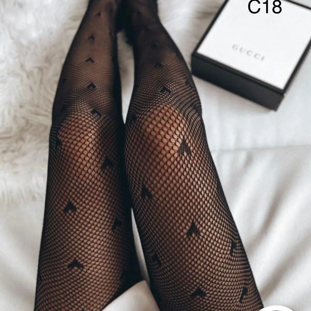 Rajstopy damskie czarne z siateczką i serduszkami C18