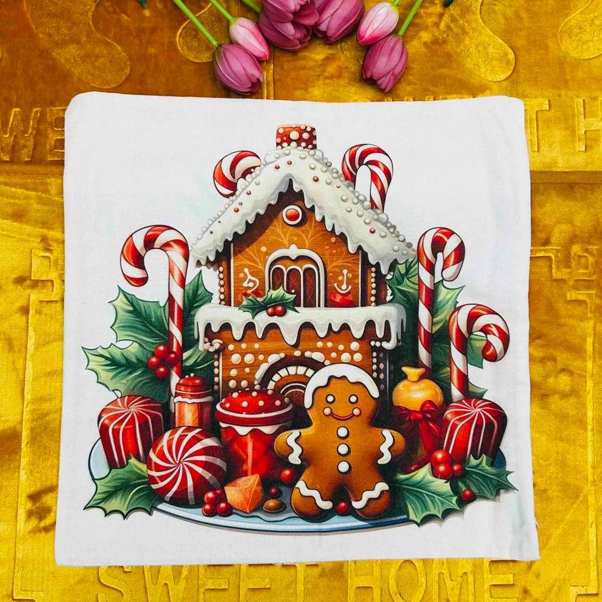 Poszewka 40x40 cm Sweet Home z motywem piernikowego domku