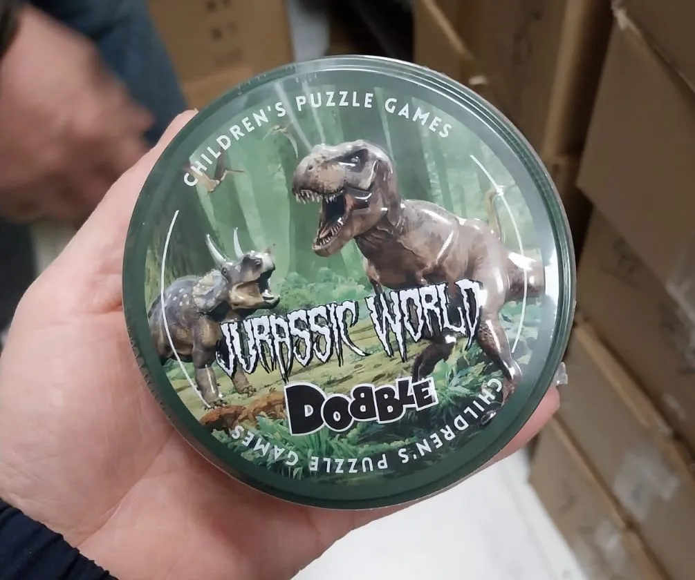 Karty Dobble Jurassic World w metalowej puszce