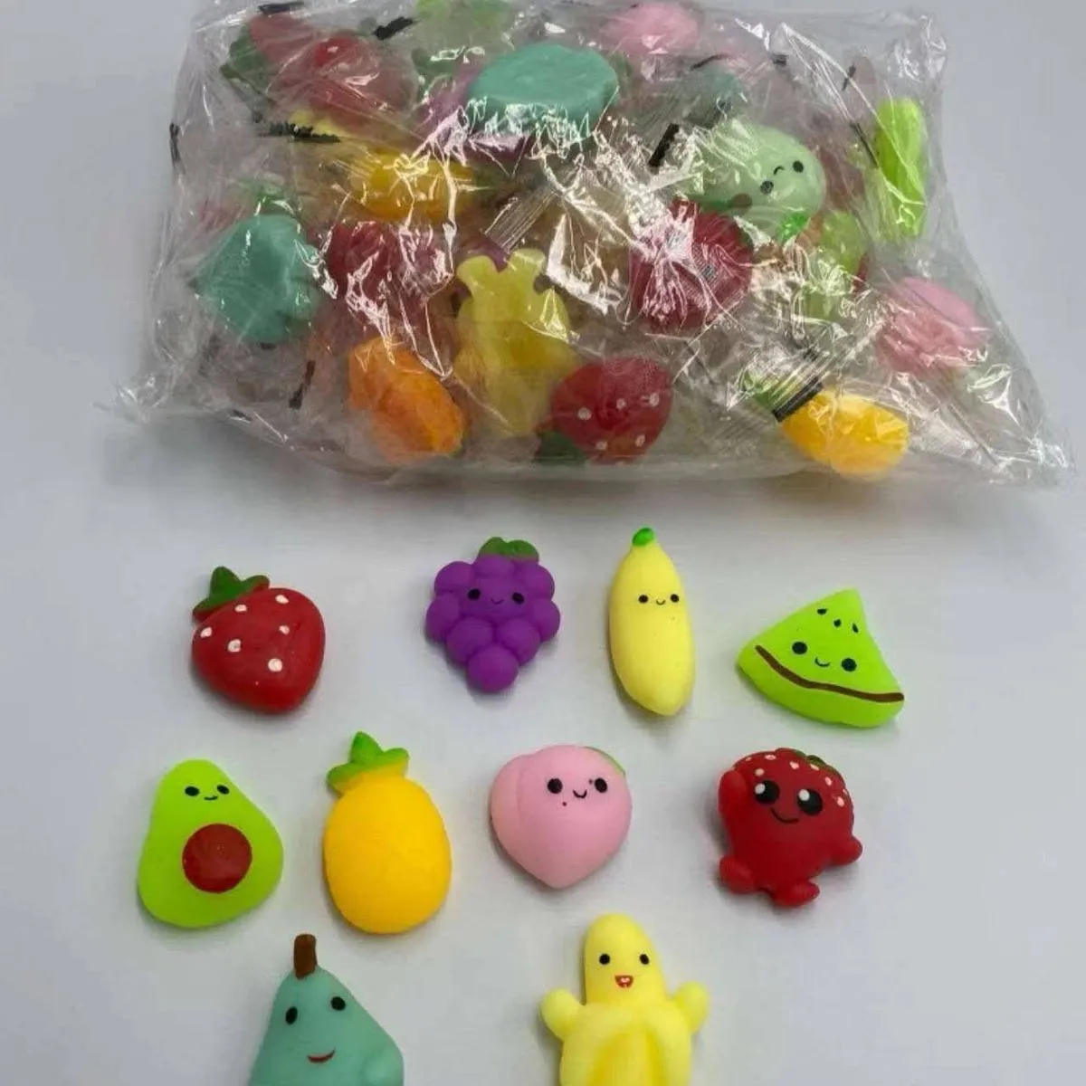 Zabawki Squeeze Toys owoce gniotki antyestresowe 50 szt