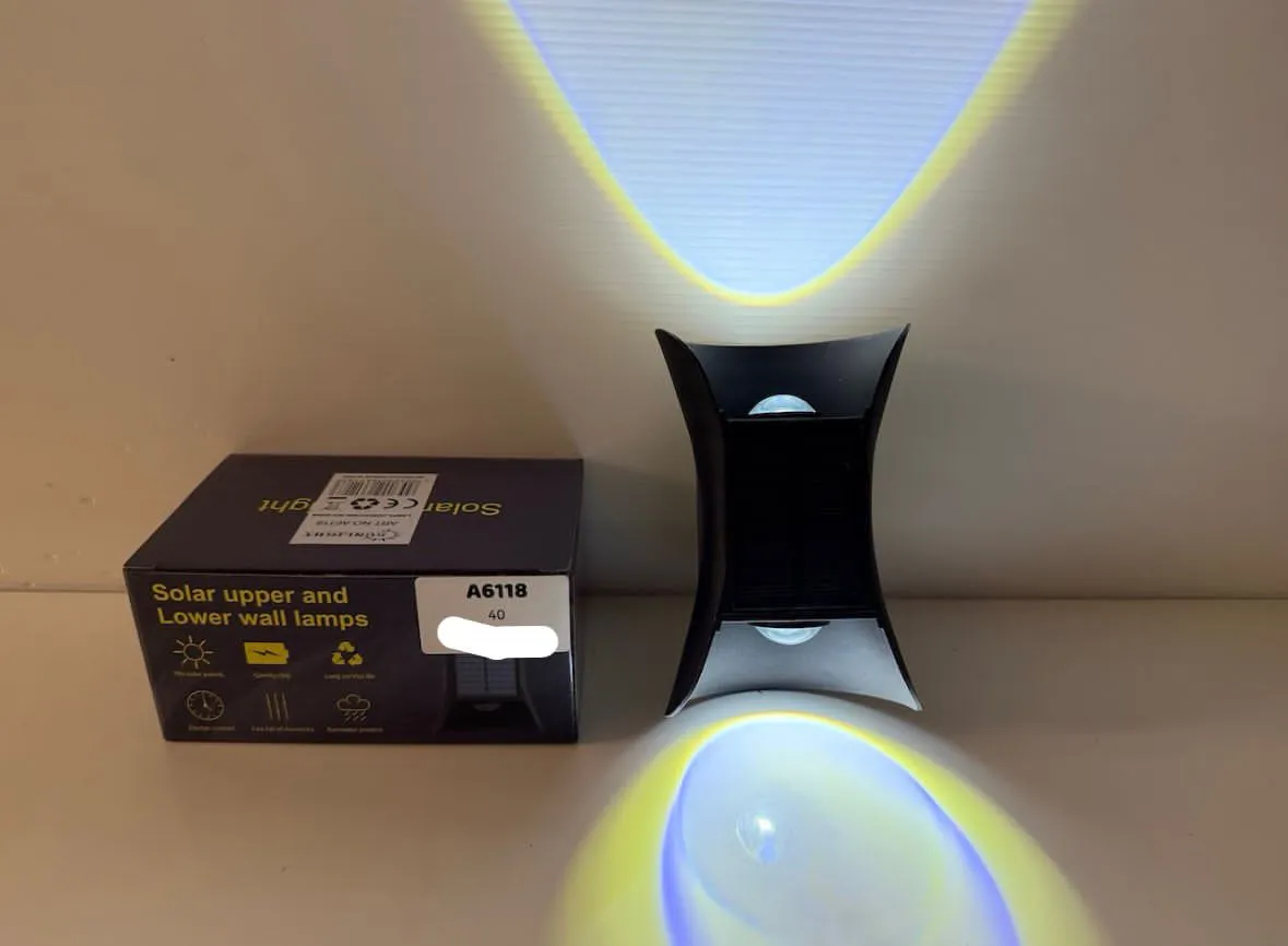 Lampka ścienna solarna czarna A518
