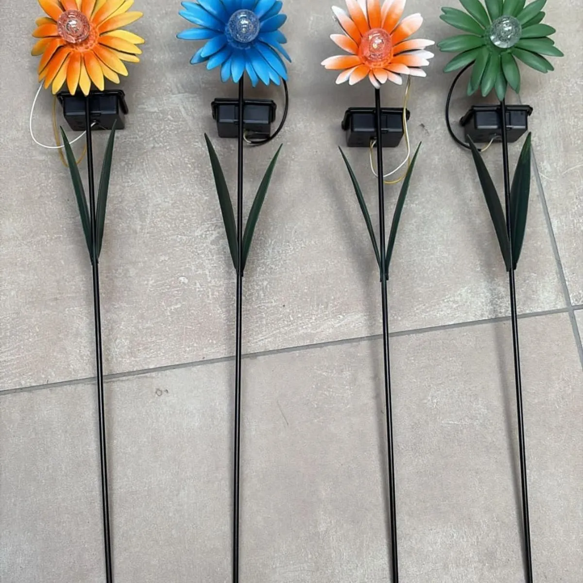 Dekoracyjne Solarne Lampki Kwiatowe do Ogrodu 4PCS