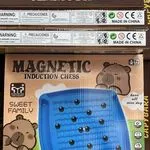 Zabawka Magnetics Kapibara - Gra Magnetic Induction Chess 12szt