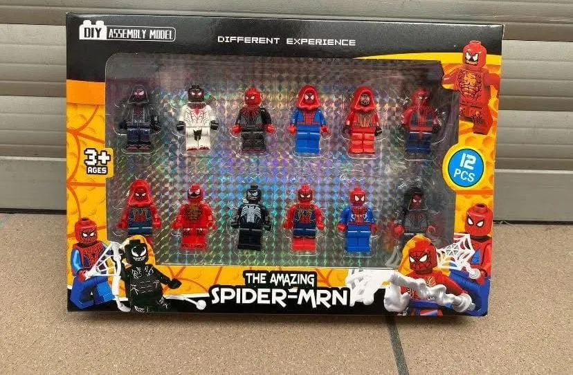 Zestaw figurek Spider-Man DIY Assemble 12 szt 3+