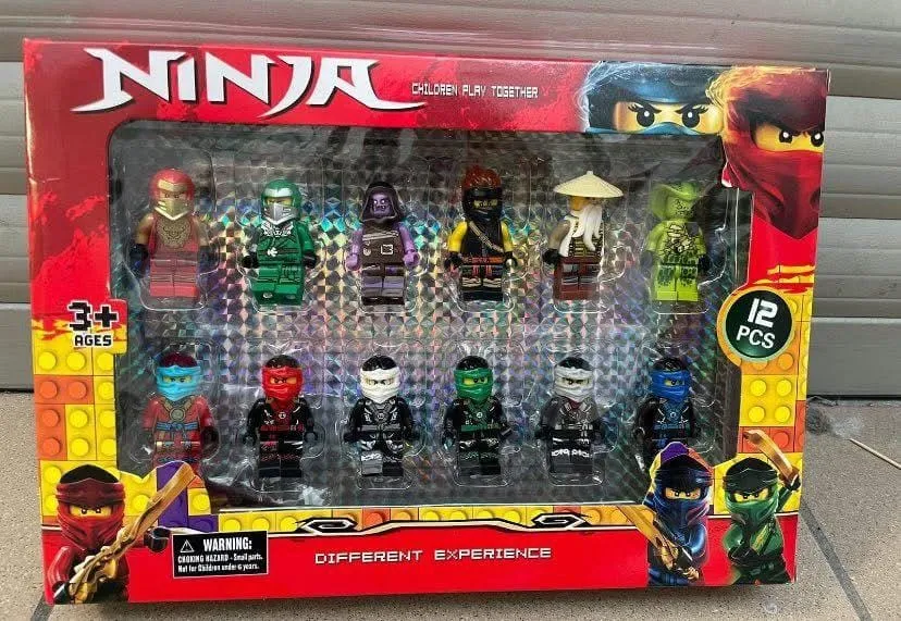 Zestaw figurek Ninja 12 szt. Golden Play Toys