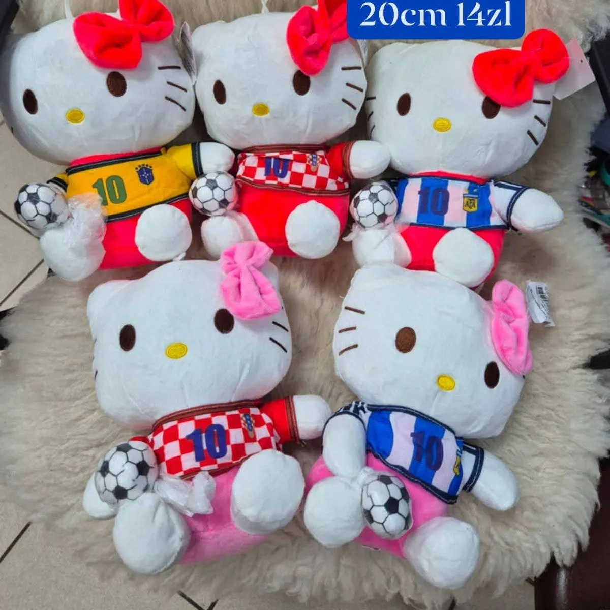 Maskotka Pluszowa Hello Kitty 20cm Piłkarska