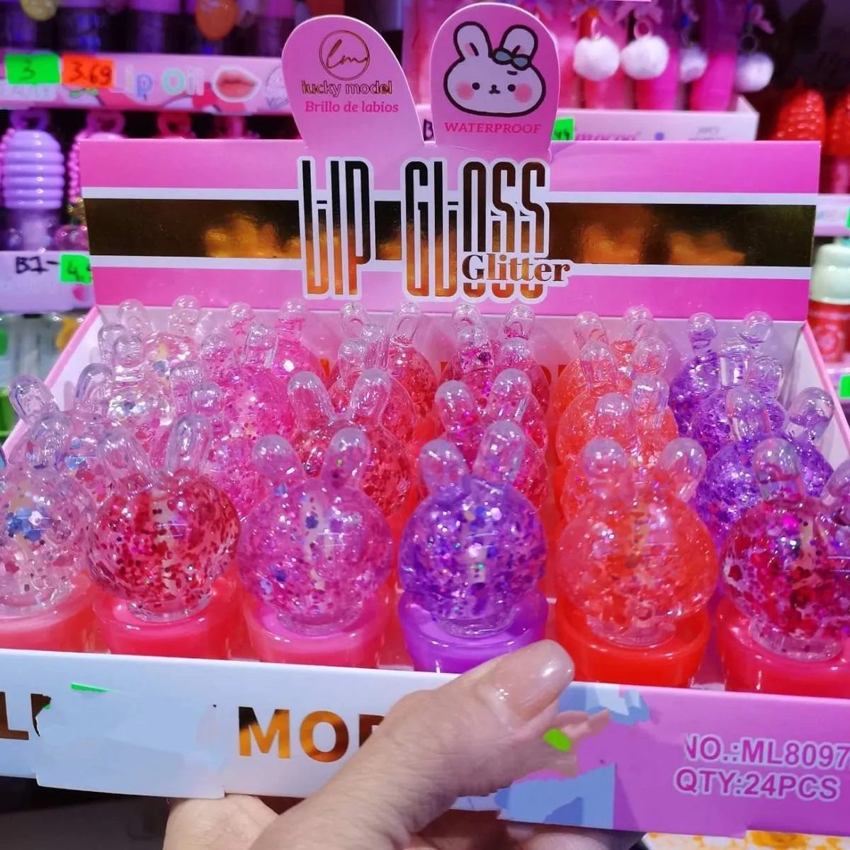 Błyszczyk do ust Lip Gloss MODEL VOL.ML8097B