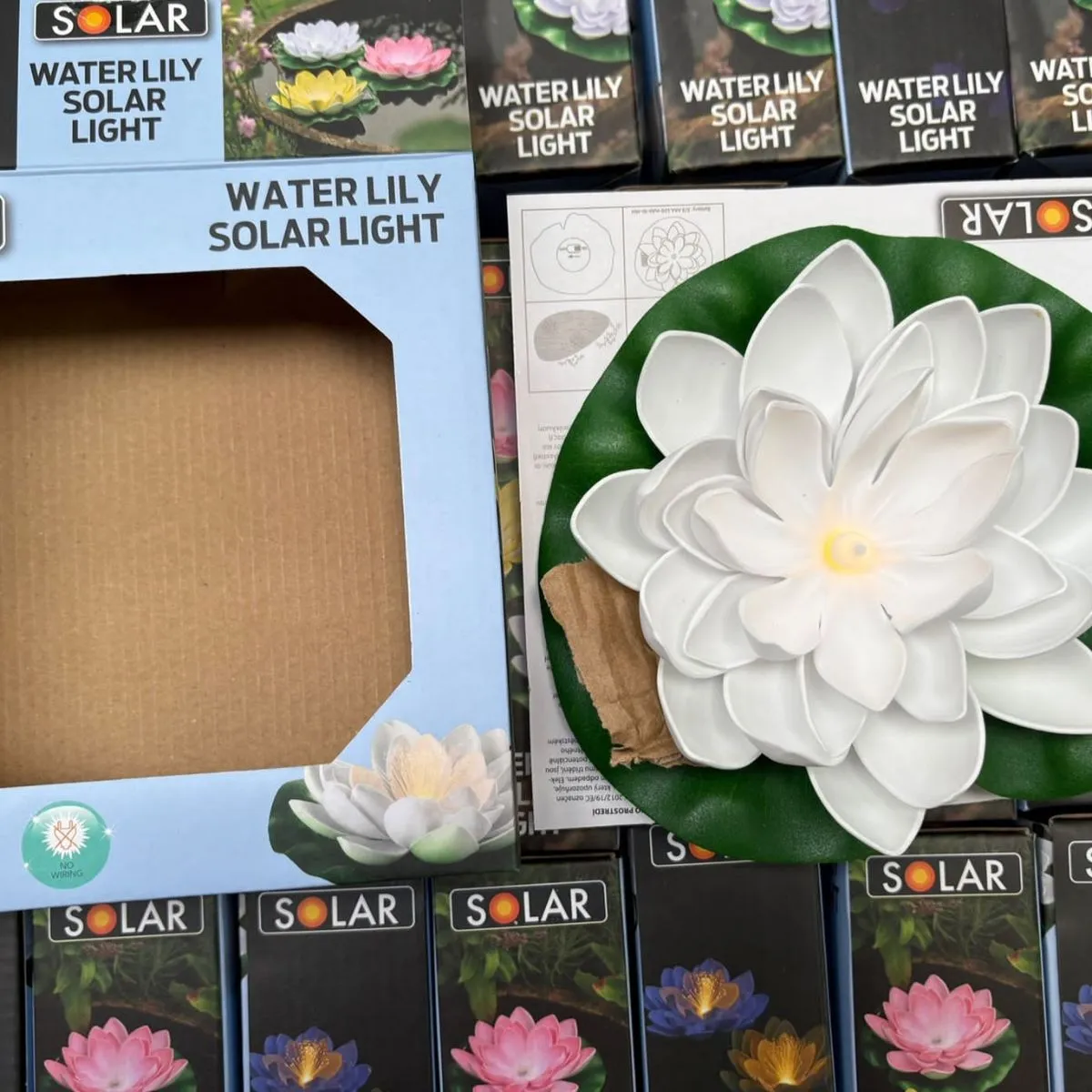 Solarna lampka Water Lily kwiat lotosu