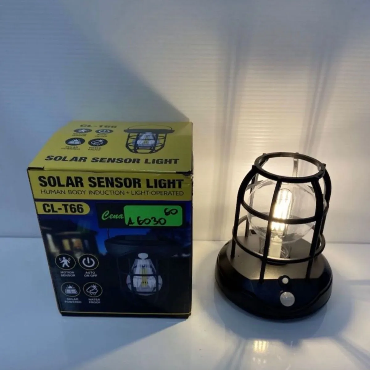 Lampka solarna z czujnikiem ruchu CL-T66
