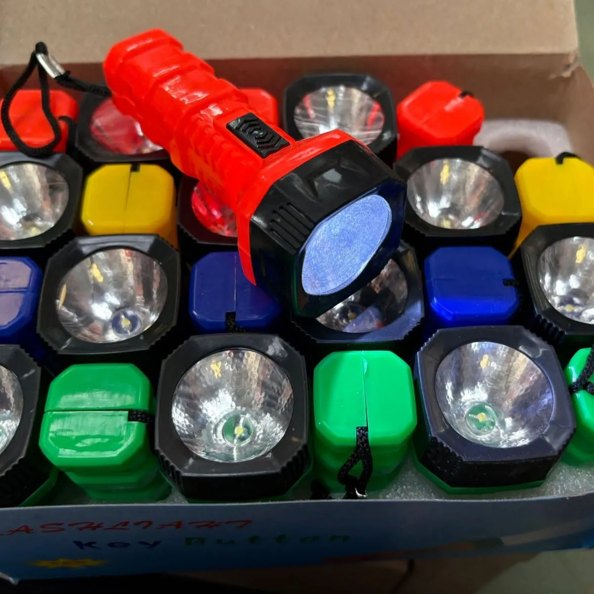 Latarka ręczna plastikowa LED, zestaw 24 szt
