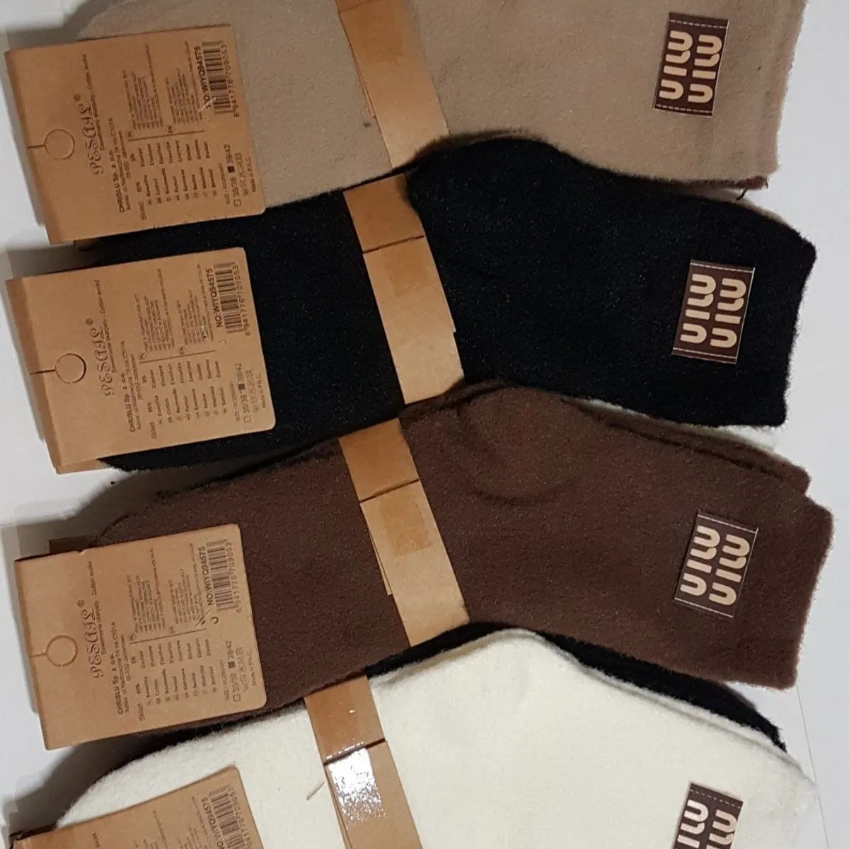 Skarpetki damskie 4 pary beżowo-czarne z logo