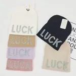 Czapki damskie beanie z napisem LUCK 5 kolorów