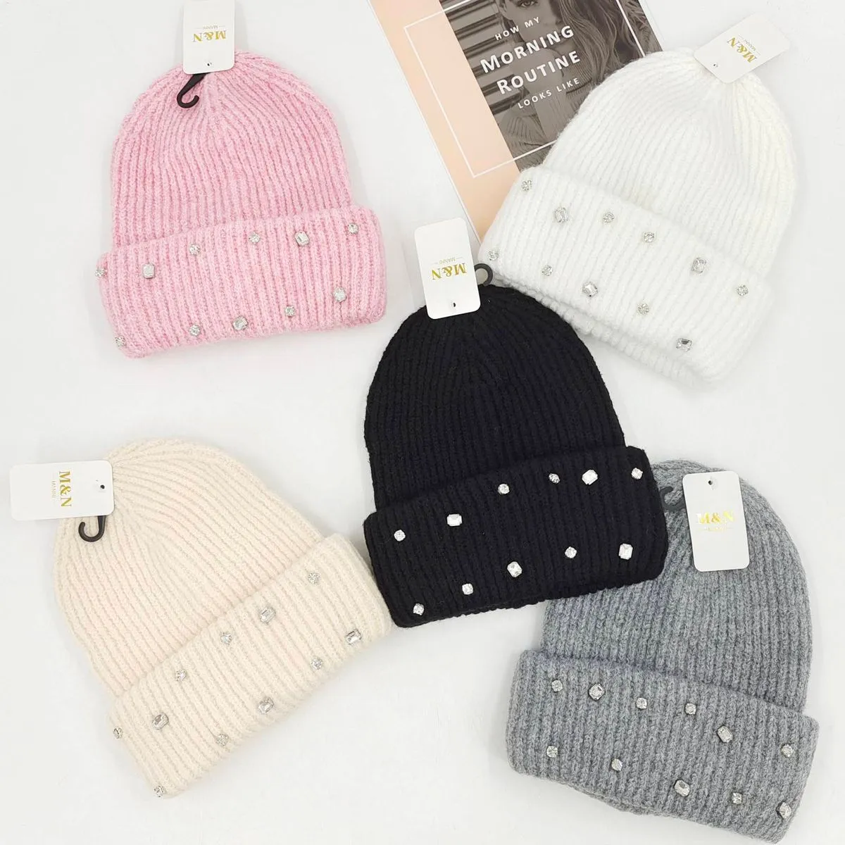 Czapki damskie beanie z cekinami 5 kolorów