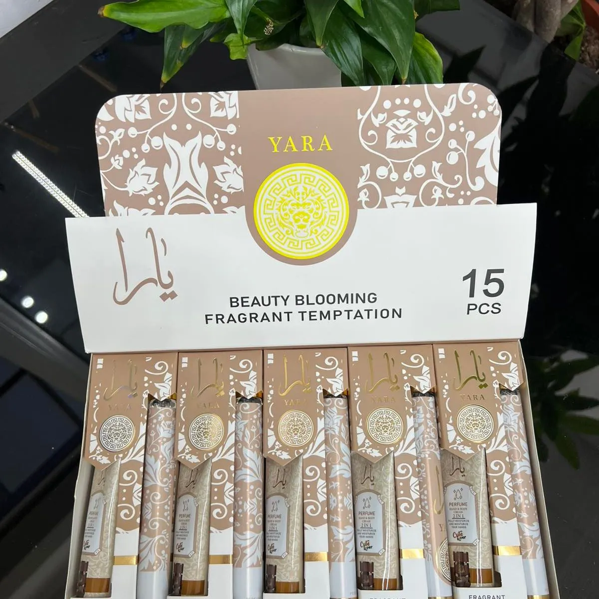 Zestaw Yara Beauty Blooming Perfume & Krem do Rąk 15 szt