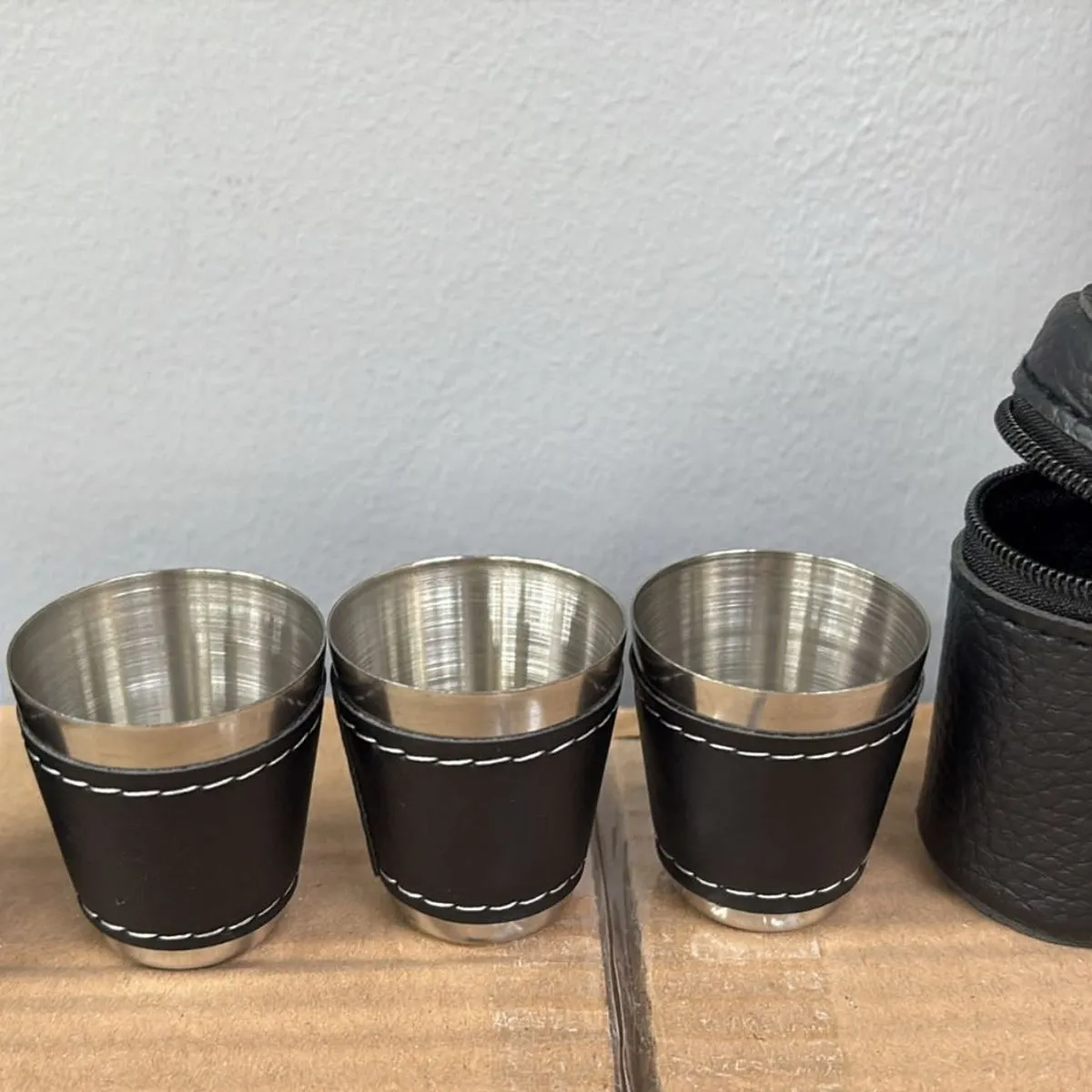 Zestaw Kieliszki Turystyczne 4PCS ze skórzanym etui
