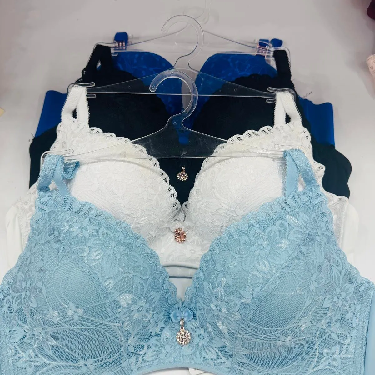 Biustonosz Damski bez Drutu Koronkowy