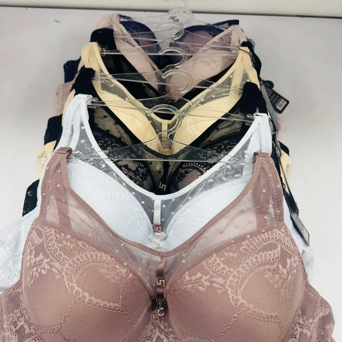 Biustonosz damski push-up koronkowy różne kolory