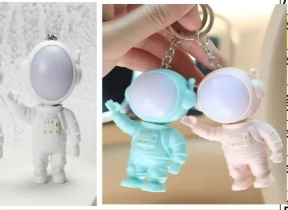 Brelok do Kluczy Astronauta z Latarką LED, Mix Kolorów