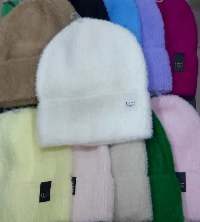 Czapki damskie futrzane UGG multikolor