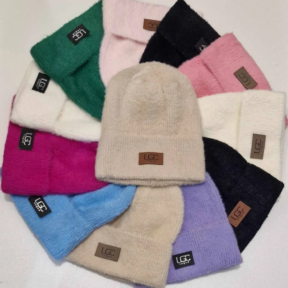 Czapki damskie beanie UGC multikolor, 12 szt