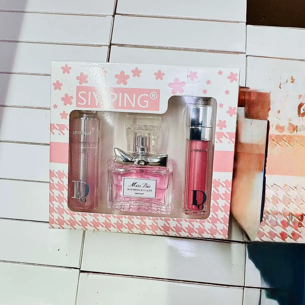 Zestaw Miss Dior Perfumy + Błyszczyk do Ust Shipping
