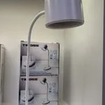 Lampka biurkowa Tiross z elastycznym ramieniem
