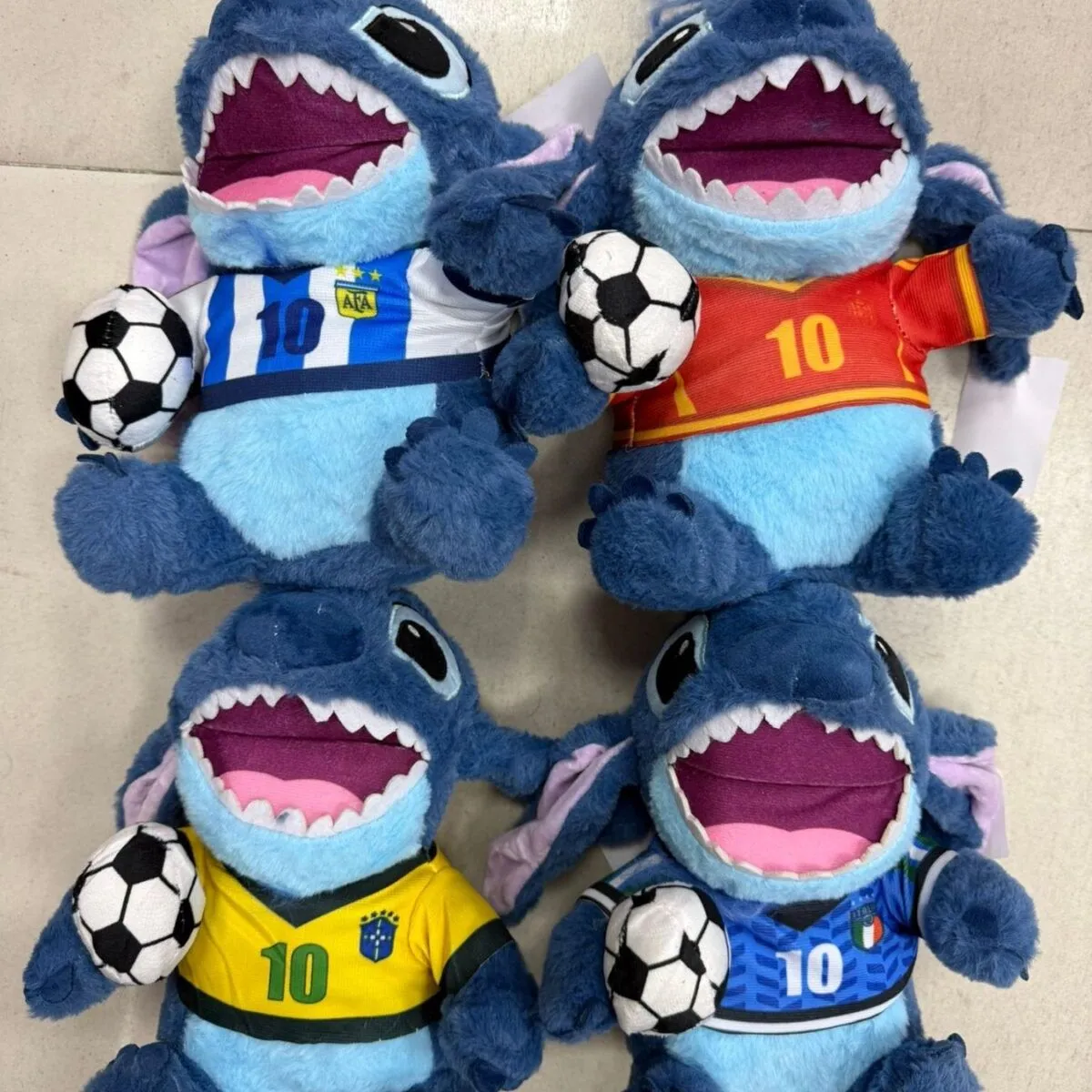 Maskotka Pluszowa Stitch 20cm z Koszulkami Piłkarskimi