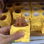 Zabawki Squeeze Toys Gniotek Myszka w Serze 24 szt.