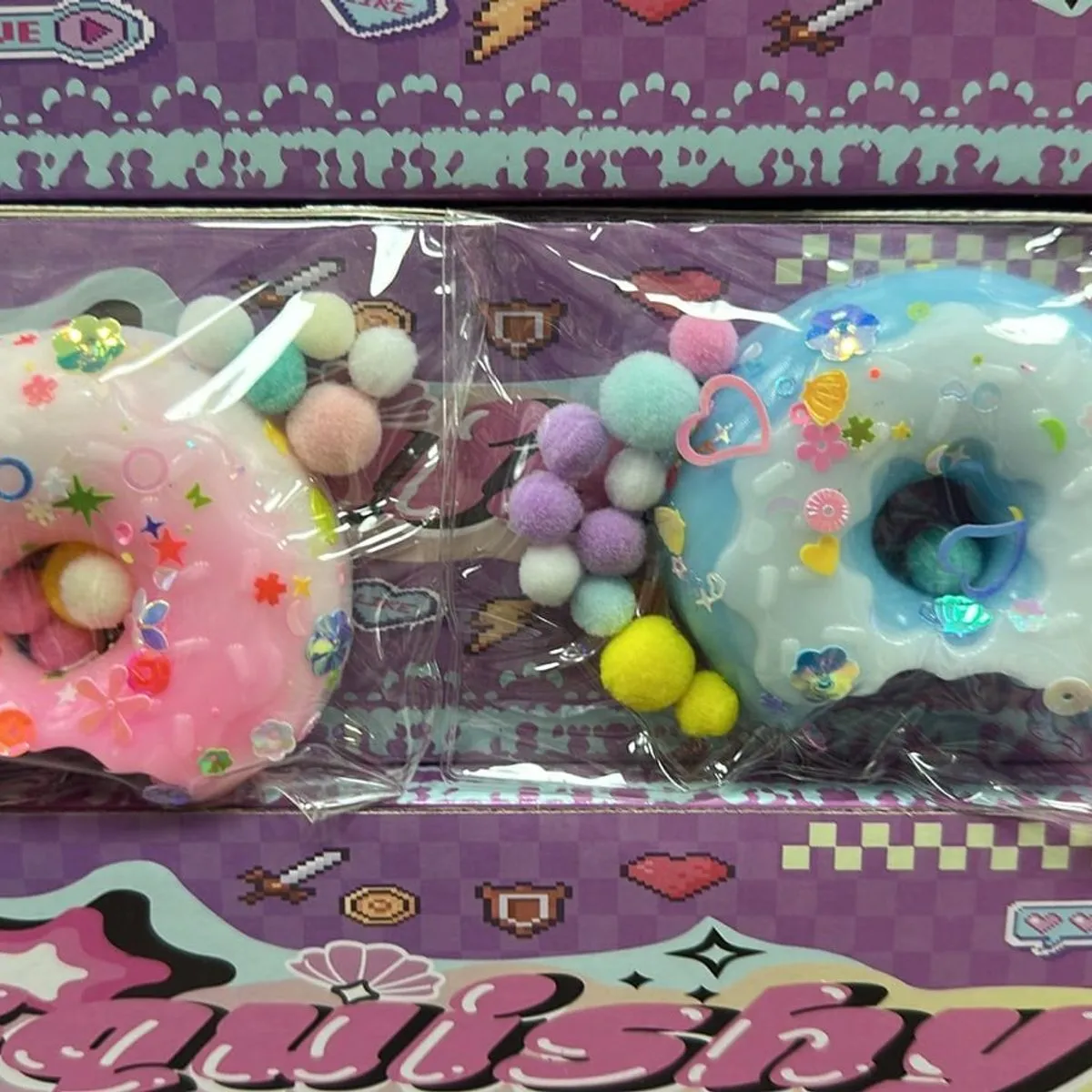 Zabawka Squishy Toys Pączek Donut z Pomponami 16 szt.
