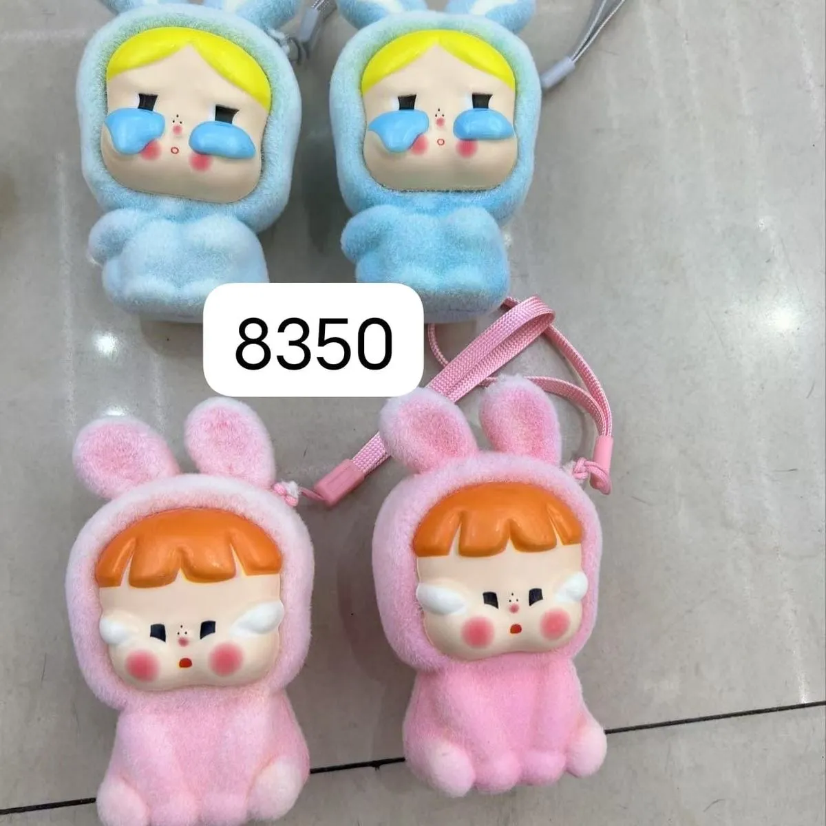 Brelok Squishy Cry Baby w Pluszowym Kapturku Królik 12szt