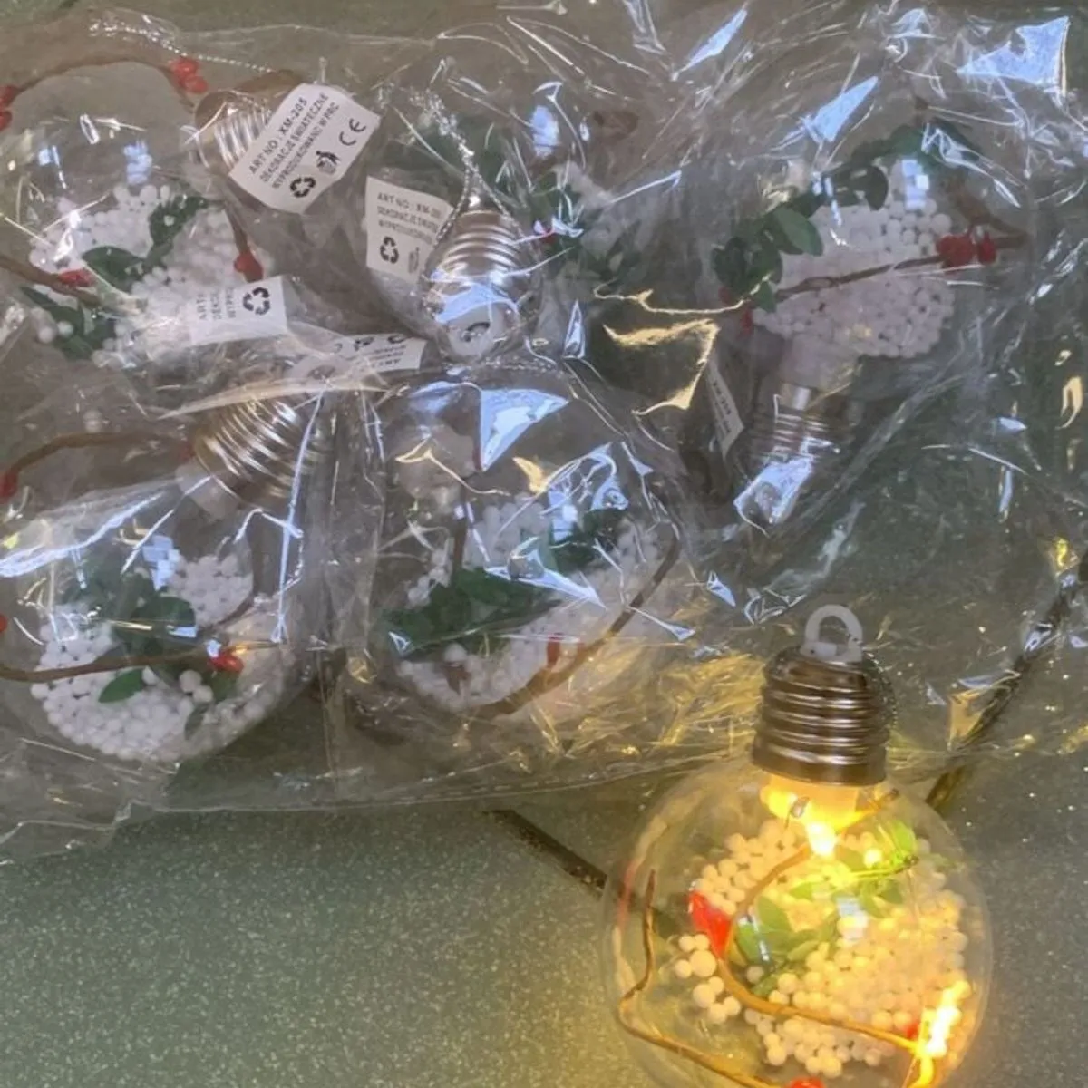 Lampki LED dekoracyjne bombki świąteczne 6 szt
