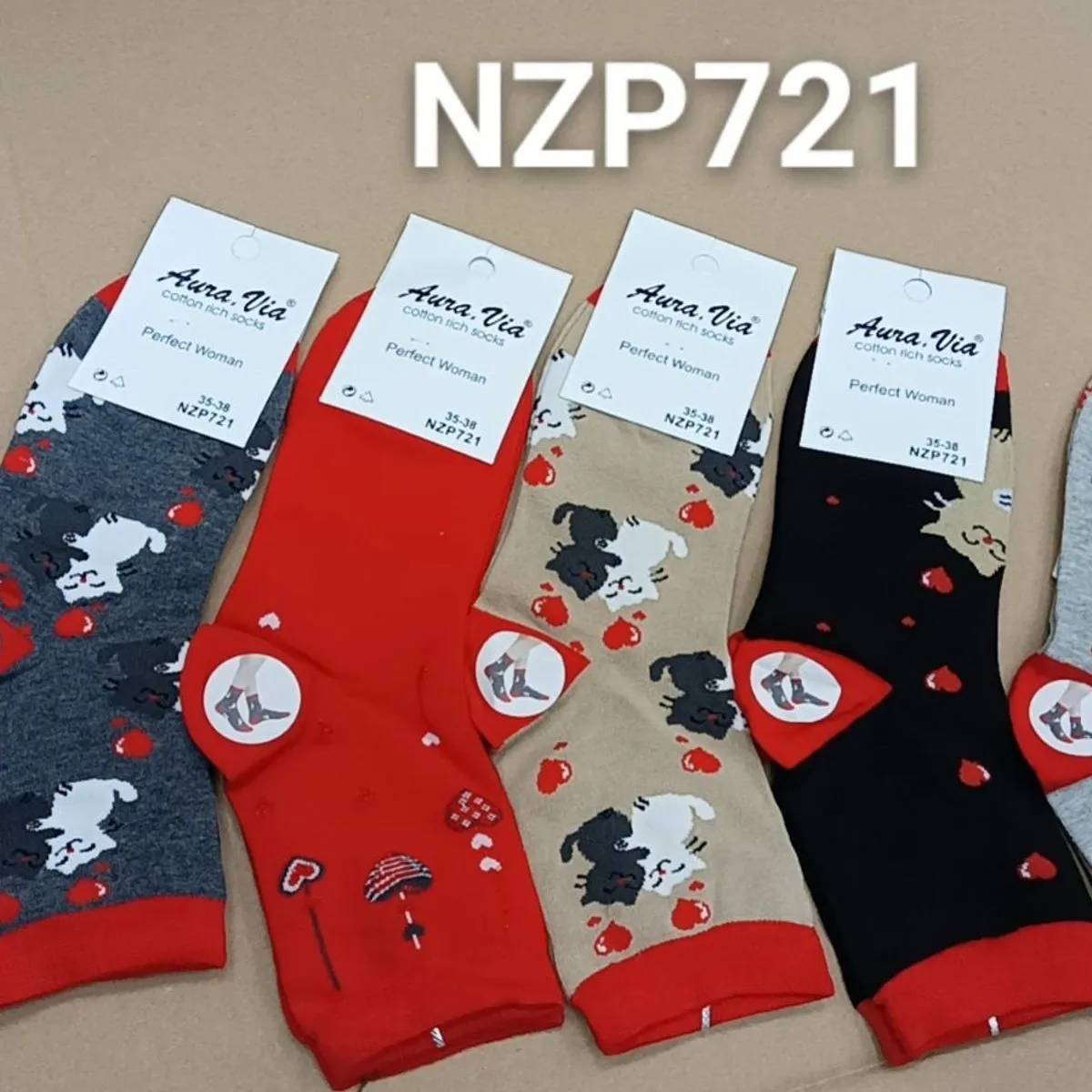 Skarpetki damskie NZP721 z motywem piesków, 5 par