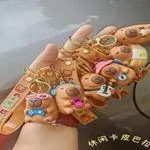 Brelok do Kluczy Kapibara 3D z Paskiem, Mix Wzorów