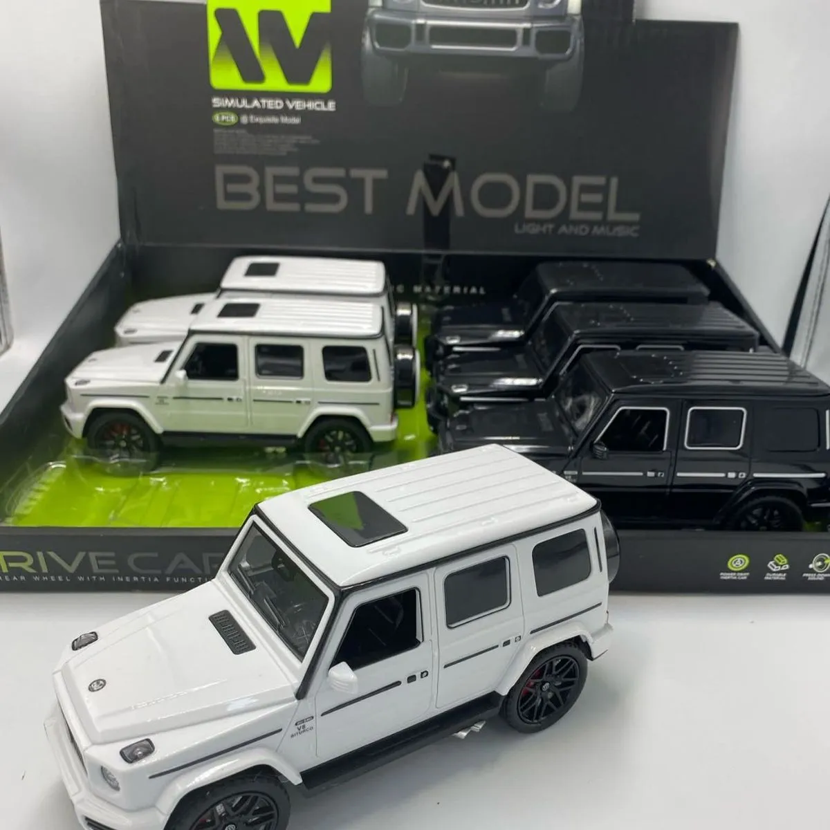 Zabawka Samochód Metalowy Best Model z Światłem i Dźwiękiem
