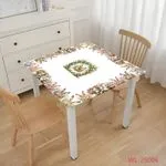 Bieżnik Wielkanocny 85/85 cm z motywem królika