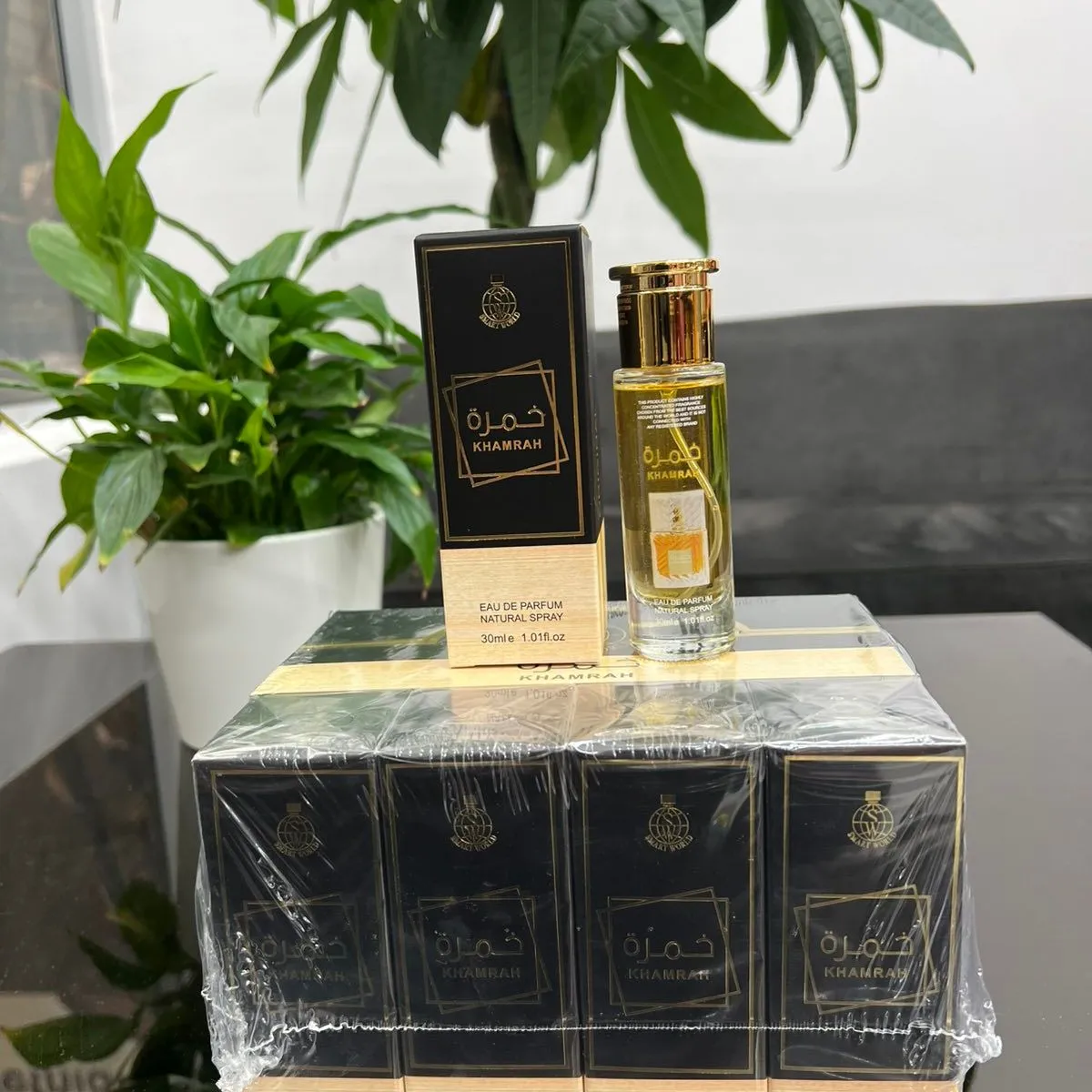 Perfumy 30ml w butelce ze złotym atomizerem arabski design