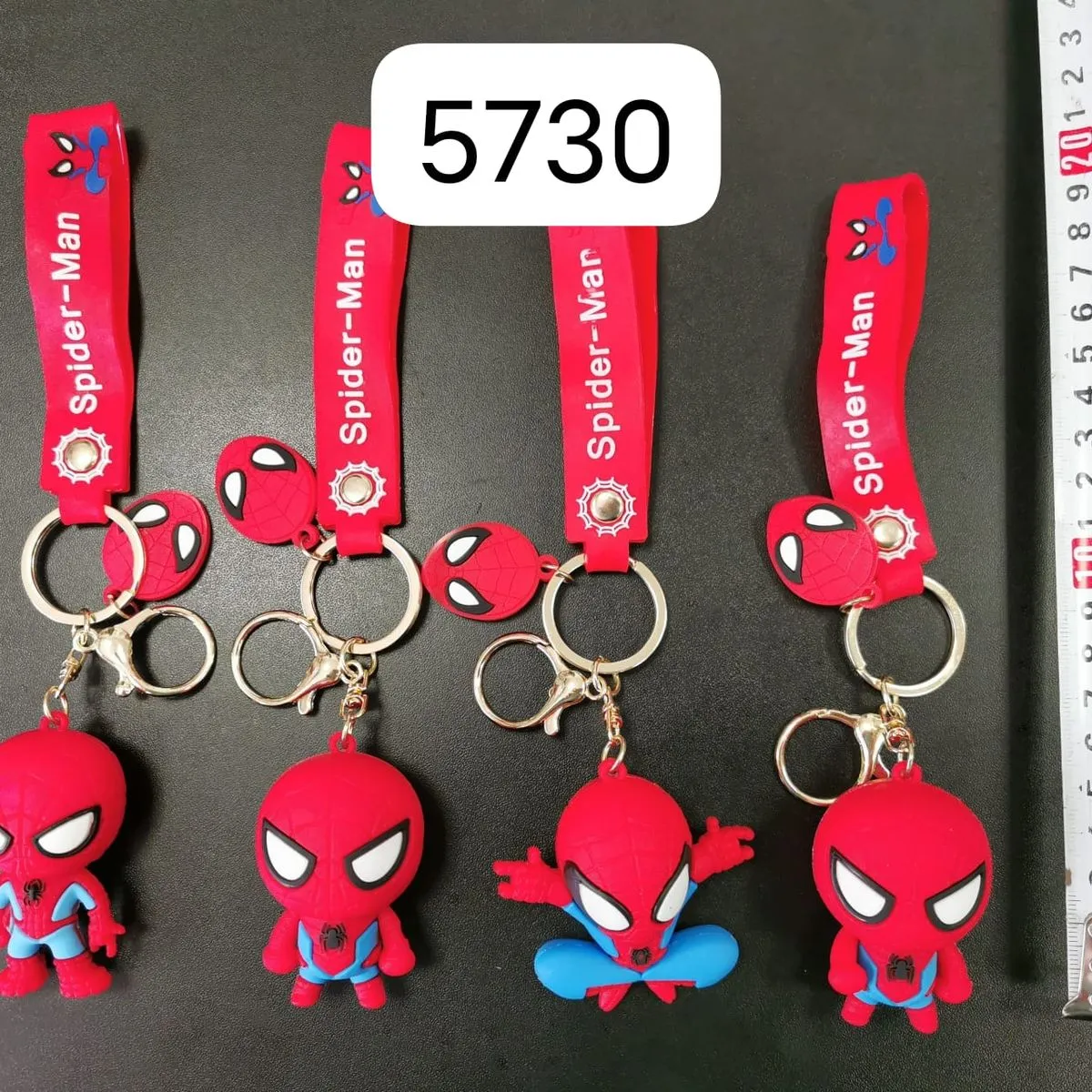 Brelok Spider-Man z figurką PVC, czerwony, 5730