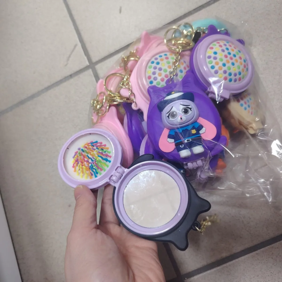Brelok Zabawkowy Kot Figurine z Lusterkiem